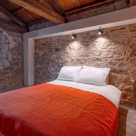 Central Stone Loft - 2 Mins Beach - 5 Mins Marina Dom wakacyjny *
